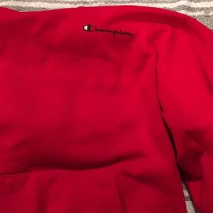 URBAN OUTFITTERS RED CHAMPION SWEATSHIRT